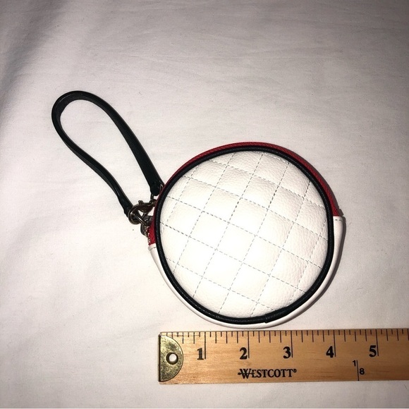 Guess Quilted Round Wristlet White Faux Fur Ball Key Fob Ring 4” Red - Picture 2 of 6